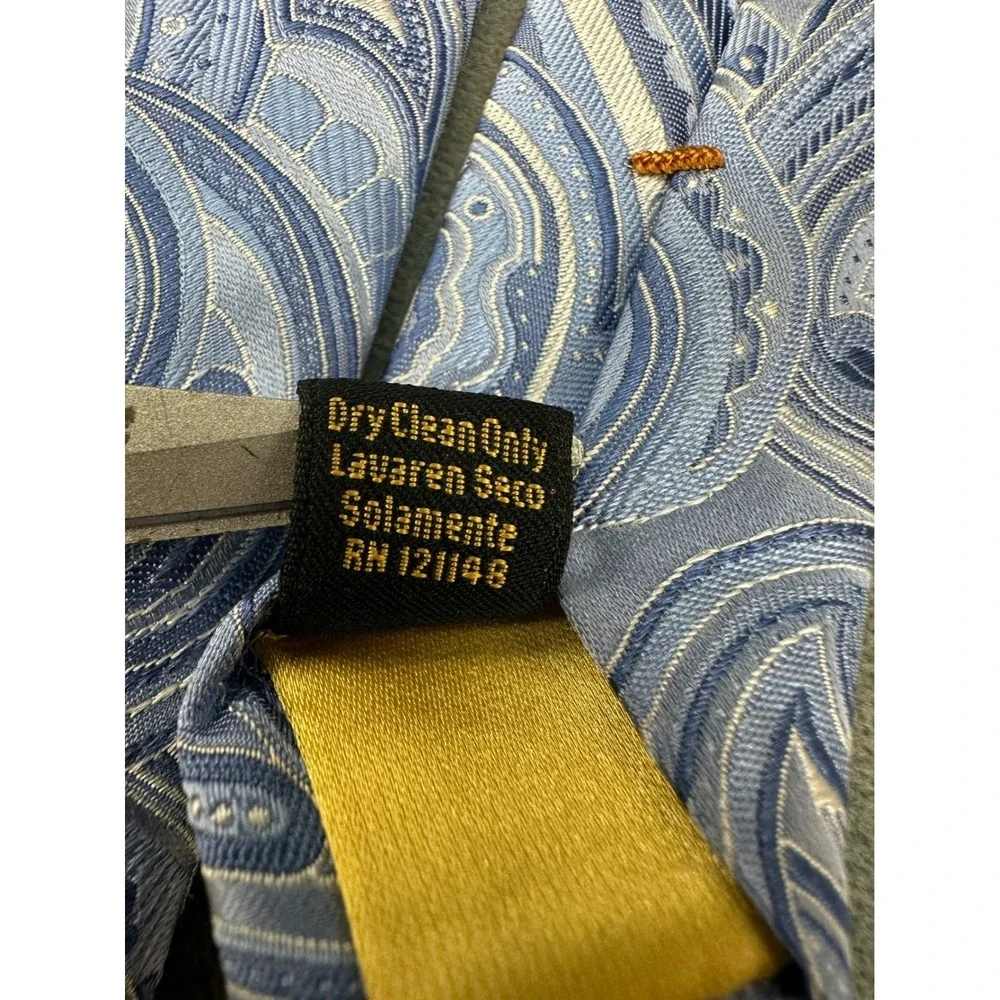 Donald J Trump Signature Collection Mens Blue Paisley Silk Tie Hand Made Classic
